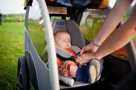 Ab Welchem Alter Faehrt Ein Kind Im Fahrradanhaenger Sicher Mit Fahrradanhanger Kinderwagen Mehr Bikebox Onlineshop