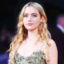 Edith Larson's Instagram, Twitter & Facebook