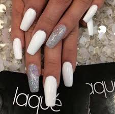 We offer clear, natural, and white salon tips in a variety of styles to suit your salon. Nails Square White Sparkle 16 New Ideas Silver Acrylic Nails White And Silver Nails Trendy Nails