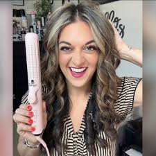 🚨LIVE NOW 🚨 Wand curls are a forever favorite 💙 Let's Le CURL!  http://t.langehair.com/SHJQM