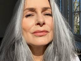 Regina Burton's Instagram, Twitter & Facebook