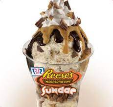 Reese S Peanut Butter Cup Sundae Dig In Peanut Butter Cup Ice Cream Sundae Baskin Robbins Ice Cream
