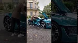 يختار الفنان التشكيلى أحمد حمدى موديل / نموذج من فتيات الليل كى تعمل أمامه، إنها زينب محاولاً أن يطبق صورة الضياع لهذه الشخصية على حالة الضياع المسماة فى لوحته التى سوف يشترك بها فى أحد المهرجانات الدولية، مع التردد على أتيليه أحمد، تبدأ زينب فى الإحساس. Ù†ÙˆØ¹ Ø³ÙŠØ§Ø±Ø© 4 Ø­Ø±ÙˆÙ ØªÙ†Ø²ÙŠÙ„ Ø§Ù„Ù…ÙˆØ³ÙŠÙ‚Ù‰ Mp3 Ù…Ø¬Ø§Ù†Ø§