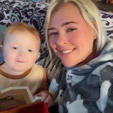 Y'all I messed up So, silly me thought I found the perfect sized ladder  shelf. I had boxes stuffed in this nook and completely missed/forgot about  the skirting boards at the bottom.