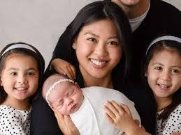 Elizabeth Kadlec's Instagram, Twitter & Facebook