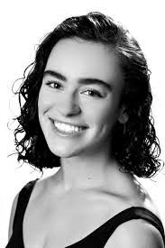 Gloria Ayres's Instagram, Twitter & Facebook