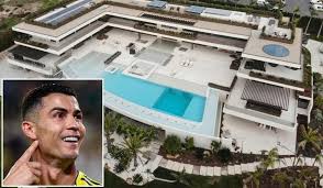 Piscinas, spa e luxo: como é a nova mansão de R$ 385 milhões de Cristiano Ronaldo