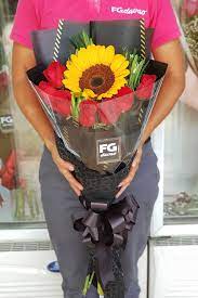 Bouquet Of Sunflower And Roses Send Flowers Price List Www Fgdavao Com Fb Page Fg Davao Ig Page Fg Davao Store Address 123 Lopez Jaena St Davao City Phi