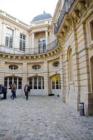 L Hotel De Beauvais Avec Images L Architecture Francaise Hotel Particulier Paris Hotel Particulier