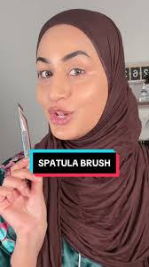 Eloise Spatula Foundation Brush Review