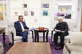 Lokman adam belasah ahlı parlımen pas darı pasır mas!!! Menerima Kunjungan Ahli Parlimen Pasir Mas