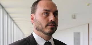 Carlos Bolsonaro confirma pré-candidatura ao Senado por Santa Catarina :  r/brasil