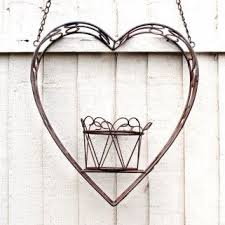 We are a chief manufacturer, exporter & supplier of wrought iron round wall decor. Large White Rusty Metal Heart Iron Wire Hanging Wall Garden Wedding Decoration