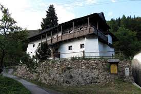 Chalupa špania dolina sa nachádza v peknej horskej obci špania dolina neďaleko strediska donovaly. Datei Spania Dolina 1501 1 Jpg Wikipedia