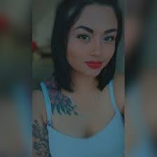 Vanessa Roseman's Instagram, Twitter & Facebook