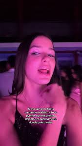 Cantando En La Disco Con Mis Amigas