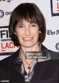 Producer Julie Corman, producer Roger Corman and daughters Catherine...  News Photo