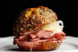 Come Si Fa Il Baltimora Pit Beef La Morbidezza Del Panino La Carne Succulenta E Leggermente Affumicata Il Carattere Del Rub La Ricette Cibo Idee Alimentari