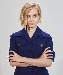 A detective in a small pennsylvania town investigates a local murder while trying to keep her life from falling apart. Angourie Rice Stars In Crime Drama Mare Of Easttown Dujour