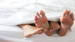 Bolehkah menghisap kemaluan suami ketika berhubungan suami istri ? 7 Gerakan Intim Agar Hubungan Seksual Anda Semakin Membara Health Liputan6 Com