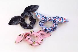 easy knot bow scrunchie sewing tutorial and free pattern orange bettie simple sewing tutorial sewing tutorials trendy sewing