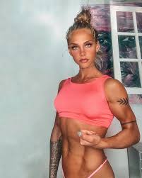 Amanda Essen - Free pics, galleries & more at Babepedia