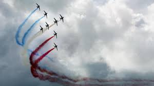 Maybe you would like to learn more about one of these? La Patrouille De France S Est Invitee Dans Le Ciel Artesien Pour Le Lens Airshow