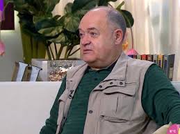 Forgács gábor magánszáma a tv2 kabarészínháza című sorozat nem értem a nőket című epizódjából. Video Forgacs Gabor Tovabb Kuzd A Rakkal Napidoktor
