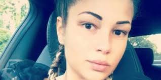 Gáspár evelin instagram oldalán szépen nyomon követhető, hogy ő bizony, kőkeményen megdolgozott ezért a bomba testért: Gaspar Evelin