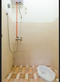 Untuk desain kamar mandi shower minimalis ini, bisa anda wujudkan dengan. Tips Desain Kamar Mandi Minimalis Kloset Jongkok Dengan Shower