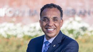 Hail to the Chief! Ventura County university gets new president