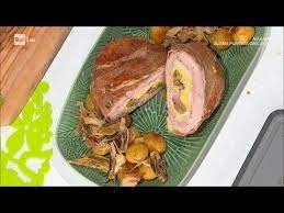 Nel frattempo saltate in una padella con poco olio i carciofi e le patate tagliati a fettine, fino a renderli morbidi ma non completamente cotti. Cosciotto Di Agnello Ripieno E Sempre Mezzogiorno 29 03 2021 Youtube