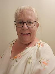 Watching Young Sheldon and I realized I have the same blouse as Brenda. I'm  not sure how I feelabout that. I'm thinking that makes me the dullest of  the dull. Apparently Brenda's