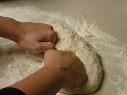 La pasta di sale è un modo semplice e divertente per creare formine, decorazioni e simpatici portaoggetti insieme ai vostri bambini. La Pasta Di Sale