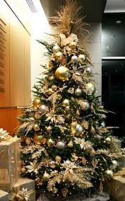 Egayez vos fêtes de fin d'année, grâce à notre sélection de sapins de noël de qualité : 40 Beaux Sapins Reperes Sur Pinterest