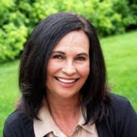 Lynn Connors's Instagram, Twitter & Facebook