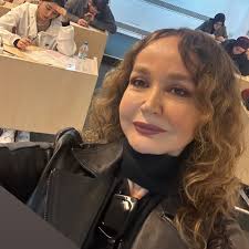 Aşkı Uğruna Tahtından Vazgeçen Kral: '8.Edward' 👑 Tarihler 11 Aralık  1936'yı gösterdiğinde dünyada o güne kadar İngiliz tahtının ve dünyanın  görmediği bir olay yaşanmış ve tüm dünya büyük bir şaşkınlık yaşamıştı.  Türkiye'ye