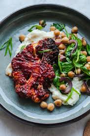 Über 144 bewertungen und für vorzüglich befunden. Schnelle Bbq Blumenkohl Schnitzel Mit Lauwarmem Kichererbsen Spinat Salat Ein Herzhaftes Rezept Mit Viel Gemuse Gourmetguerilla S Foxy Food