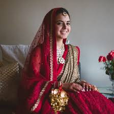 The No Eyeliner Look A 2020 Makeup Trend For Minimalist Brides In 2021 Indian Bride Makeup Minimalist Bride Simple Bridal Makeup