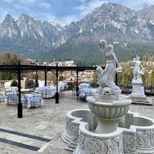 Acesta a fost prim ministru al romaniei. Eventist Castelul Cantacuzino Busteni Conac Palat