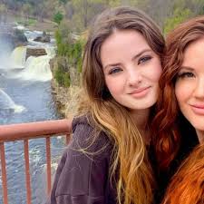 Fundraiser for Gennifer Hoegen by Jessica Reidy : Help Genn and Lyx with  Emergency Expenses