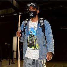 Kyrie irving is heading to madison square garden with kevin durant. Brandon Scoop B Robinson On Twitter Kyrie Irving S Native American Walking Stick Is In Fact Called A Prayer Stick It S Also Known As A Spirit Stick Or Medicine Stick