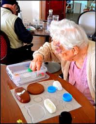 Atelier D Eveil 2 Eme Partie Les Activites D Eveil Sont Des Ateliers Th Activite Manuelle Maison De Retraite Activites Pour Des Agees Activites Pour Alzheimer