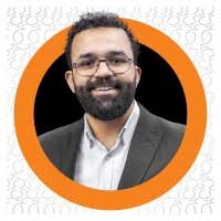 ٧ يناير ١٩٩٥ ٧ يناير ٢٠٢٥ ٣٠ عام من أخي الحبيب أحمد حاتم الديب ٣٠ عام من  الضحك الخام بحكم أنه أخي الأصغر مني مباشرة فله معي حجم تعاملات من الطفولة  وحتى