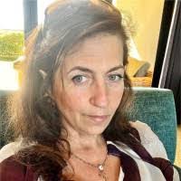 Tami Beckett's Instagram, Twitter & Facebook