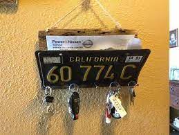 Creative Key Holder Ideas Easy Diy For All License Plate Crafts Vintage License Plates Old Key Crafts