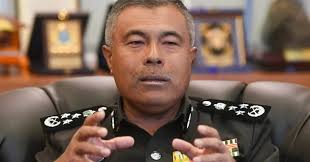 My officers are not gangsters, prisons chief tells inquiry