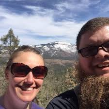 Relaxing getaway with hot tub and horse-drawn carriage