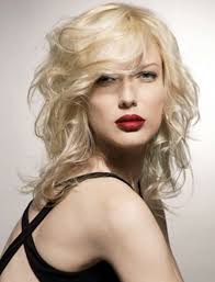 Versatili, facili da modellare e ideali per realizzare il tuo stile da sogno, i capelli di media lunghezza sono tutto fuorchè poco interessanti. Nuovi Tagli Di Capelli Donna Lunghezza Spalla Ma Guarda Un Po