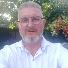 Press if you must…comment away if you'd like…this is the real me. No  filter, no makeup…only me 😘